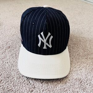 New York Yankees MLB Vintage 90s Sports Specialties Navy Blue Rare Pinstripe Cap